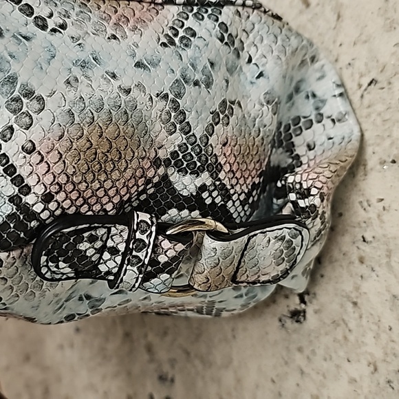 Large blue snake skin Jessica Simpson satchel - Picture 5 of 8